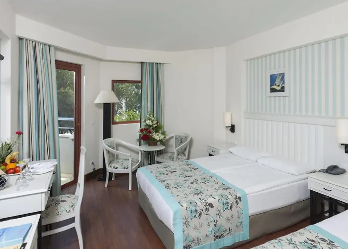 Resort Monachus & 4*