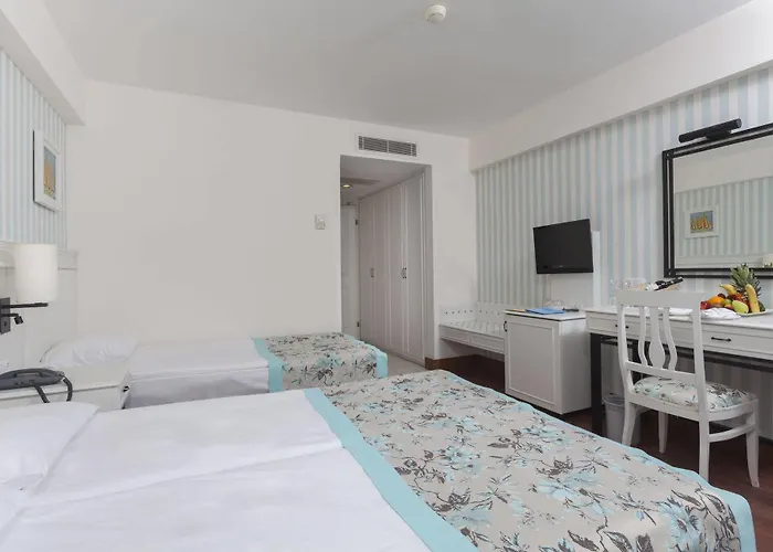 Resort Monachus & Side